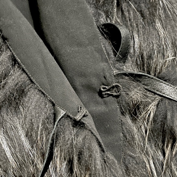 Black Fur Vest Size XS - Picture 4 of 10